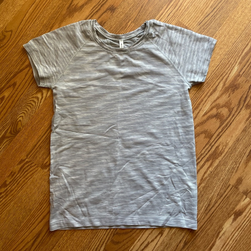 Athleta Short Sleeved Momentum Tee, size XL, white/black space dye